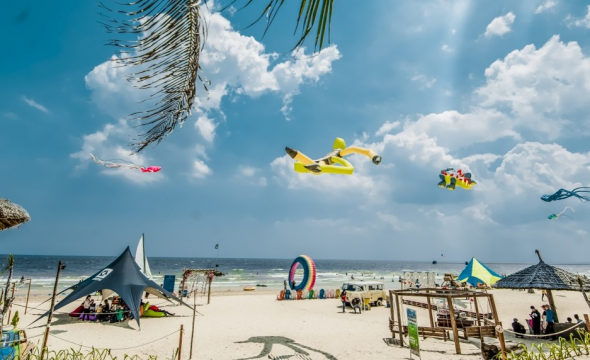 Review Resort Sunset Beach Hòn Bà Lagi: Hướng Dẫn Lựa Chọn và Đặt Phòng