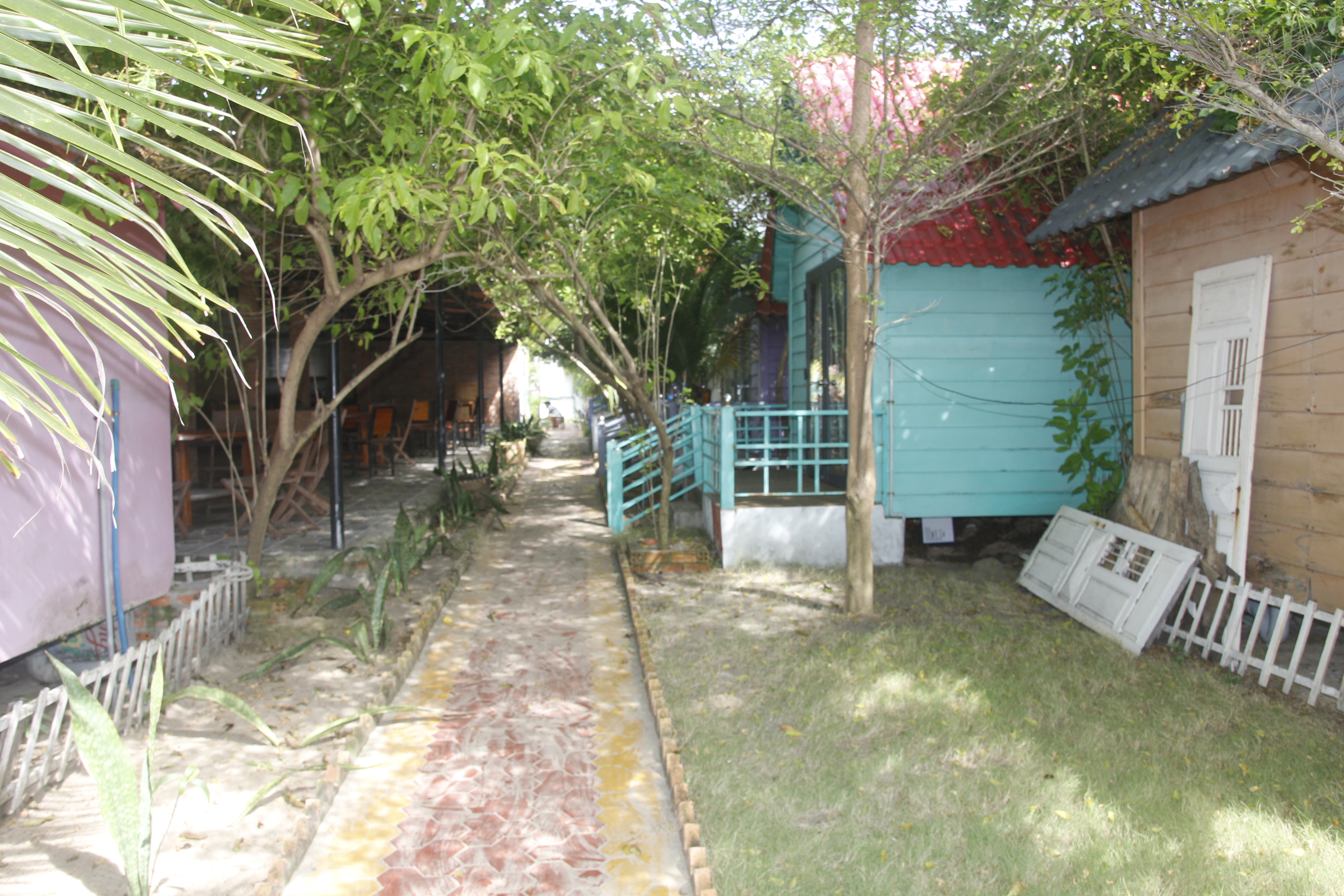 PHÒNG 3 NGƯỜI HƯỚNG VƯỜN (Nhà gỗ)